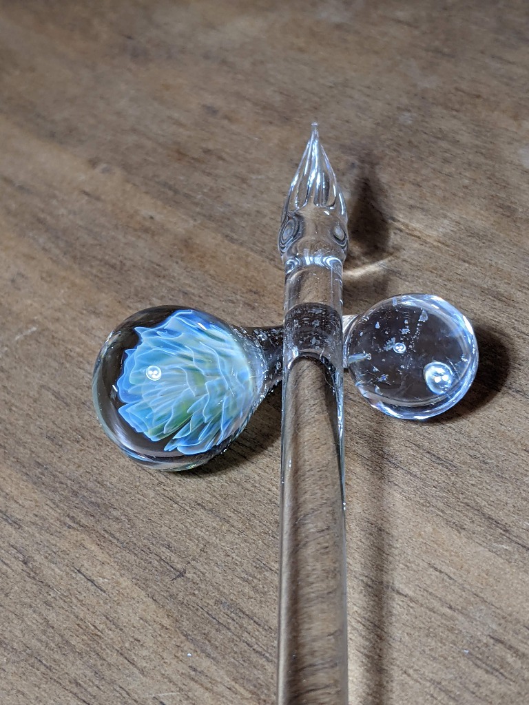 万年筆やガラスペンを置くペンレスト2